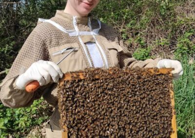 Aurélie l'apicultrice
