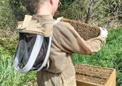 Aurélie l'apicultrice